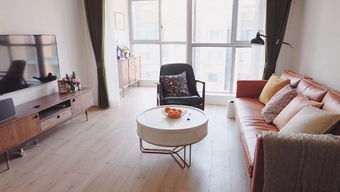 铺木地板的客厅，真的好温馨